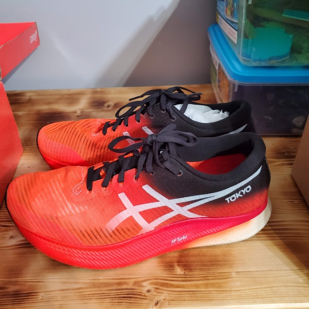 LIKE NEW - Men's Asics Metaspeed Sky Running Shoes